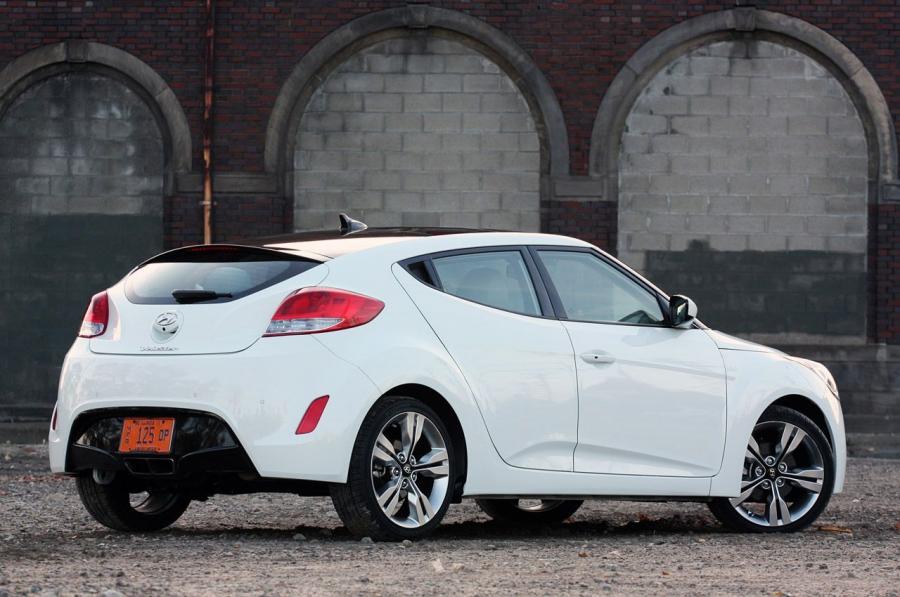  Hyundai Veloster 2011 года  (фото 132 из 184)